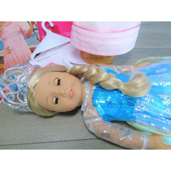 American Girl 18" CAROLINE DOLL + Meet Outfit Book Frozen Elsa Costume Tiara BOX - Picture 8 of 16